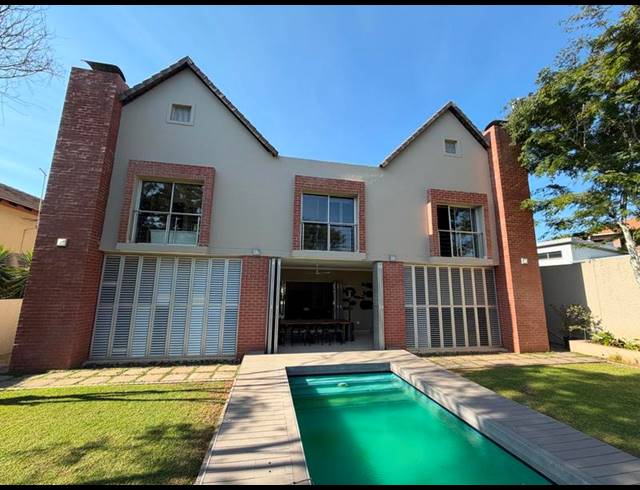 6 BEDROOM HOUSE FOR SALE IN PRETORIA EAST